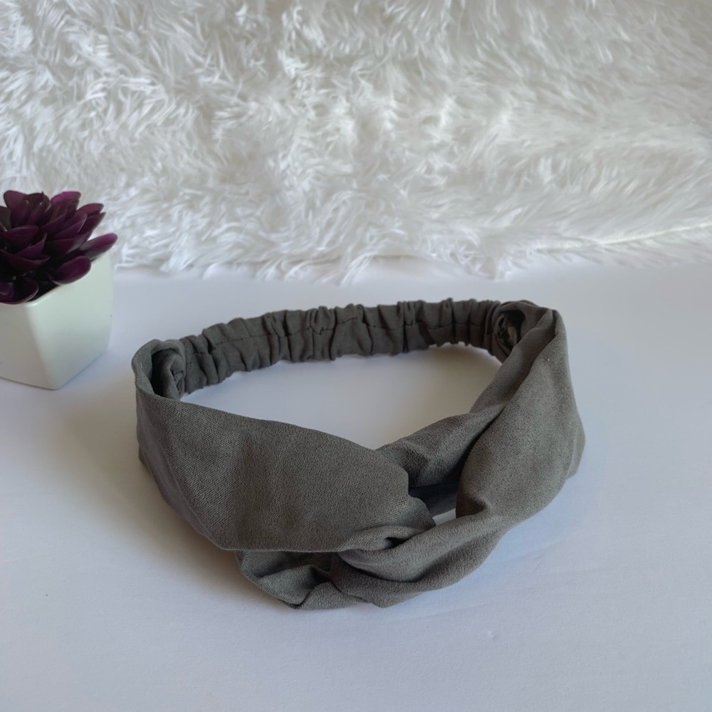 $5 FINAL SALE! Gray Faux Suede Turban Style Elastic Headband